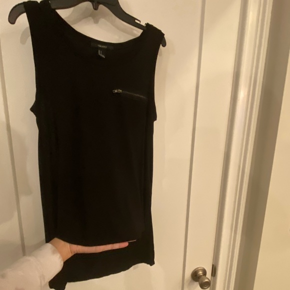 2008-2012? Forever 21 Black hi low sleeveless tank top w zipper detail S - Picture 1 of 8